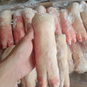Dựng heo trước Seara nhập khẩu Brazil