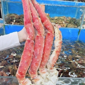 Chân cua hoàng đế đông lạnh loại 1 size 1-2 kg/bộ